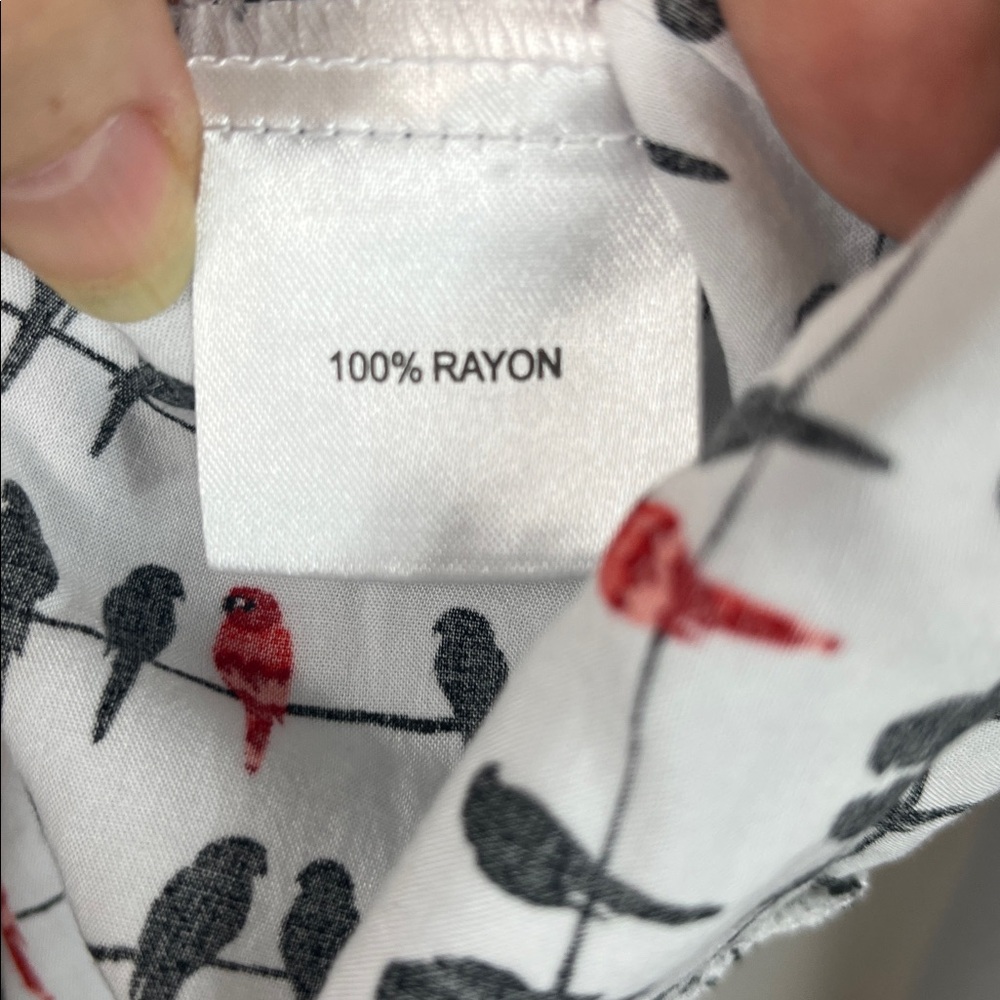 Jane & Delancey 100% rayon white with red and black birds, long sleeved button S - Picture 7 of 8